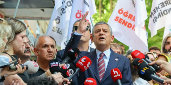 Özel’den Açlık Grevindeki Öğretmenlere Destek Ziyareti