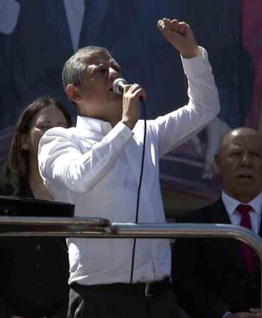 Özgür Özel: ‘Derhal kurultay yapılmalıdır, hangi delegeyle istiyorsanız derhal bir kurultay yapın’