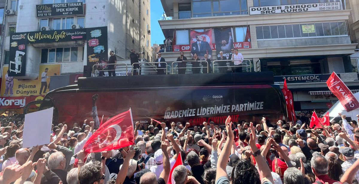 Özgür Özel’den CHP’de acil kurultay ve ön seçim çağrısı