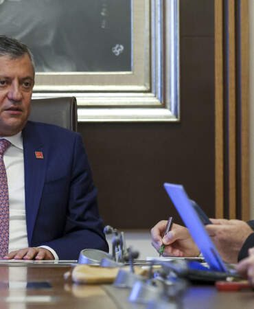 Özgür Özel: Yeni Parti Felaket Senaryoları İçin Hazırda, Kasımda Seçim Desinler İlk Oyu Ben Veririm