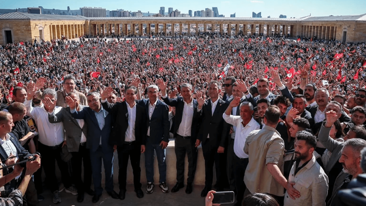 ‘Özgür Özel Yeni Parti mi Kuruyor? ‘Tarihi Netleşti, 106 Vekil Katılacak’ İddiası