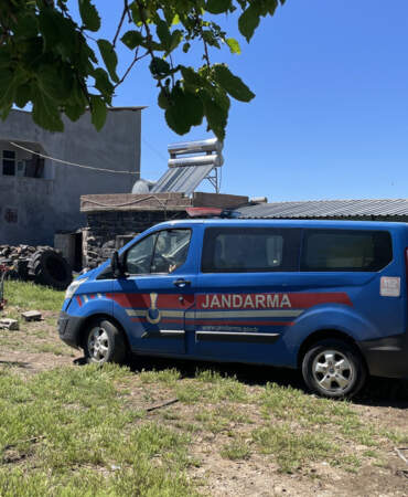 Şanlıurfa’da Akılalmaz Olay: Yılanı Vurmak İsterken Evdeki 5 Kişiyi Yaraladı