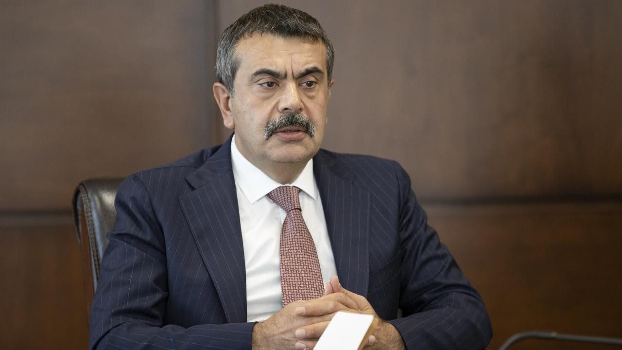 Sınav Sistemi Değişiyor mu? Yusuf Tekin ÖSYM ve Müfredatı İşaret Etti
