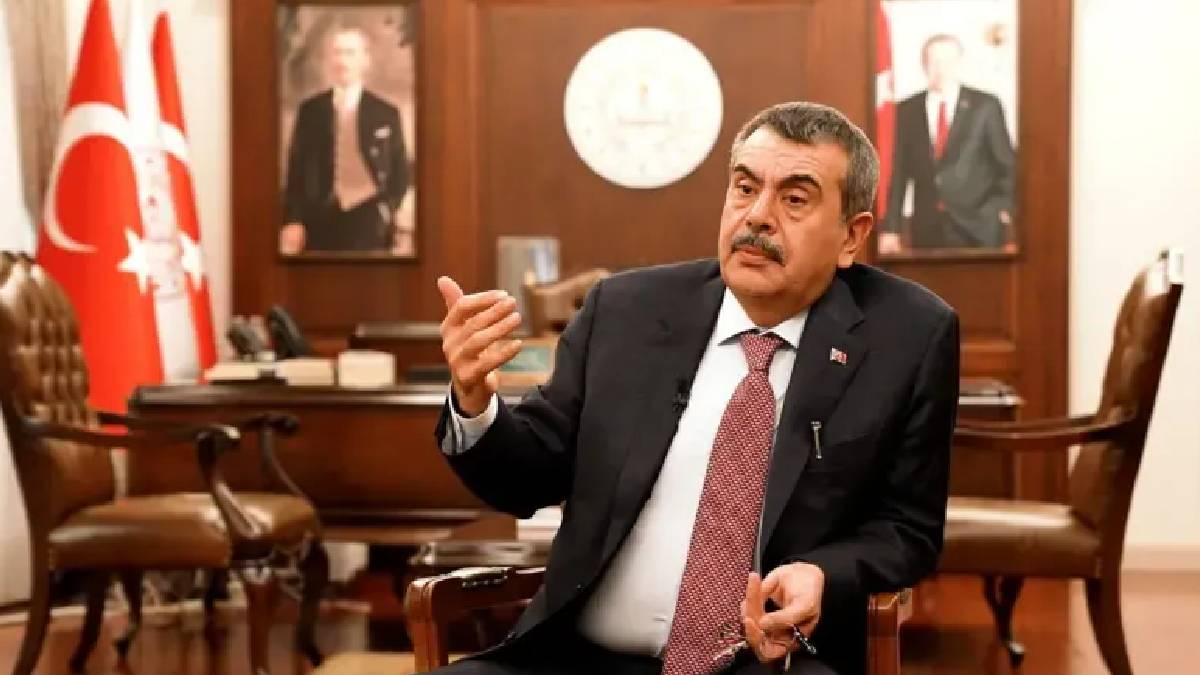 Bakan Tekin’den müfredat mesajı: Osmanlı ile Cumhuriyet’i barıştırmalıyız