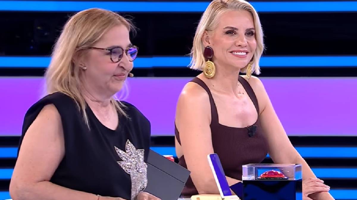 ‘Aza tamah etmeyen çoğu bulamaz’ dedi! Aldığı ödülle herkesi duygulandırdı