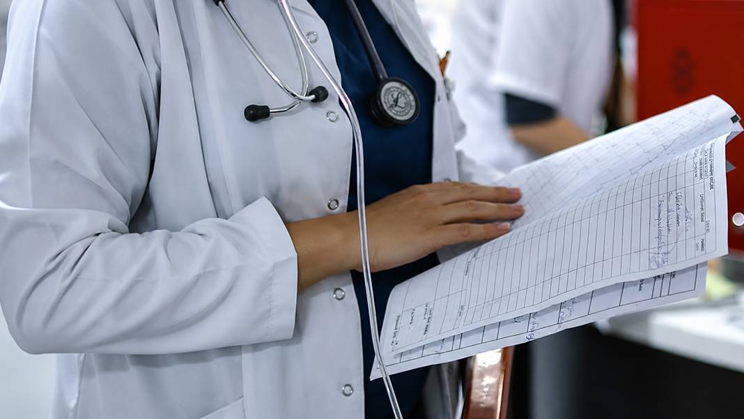 Doktorlar artık dijitalden yazacak: Sağlık raporları için yeni sistem devrede