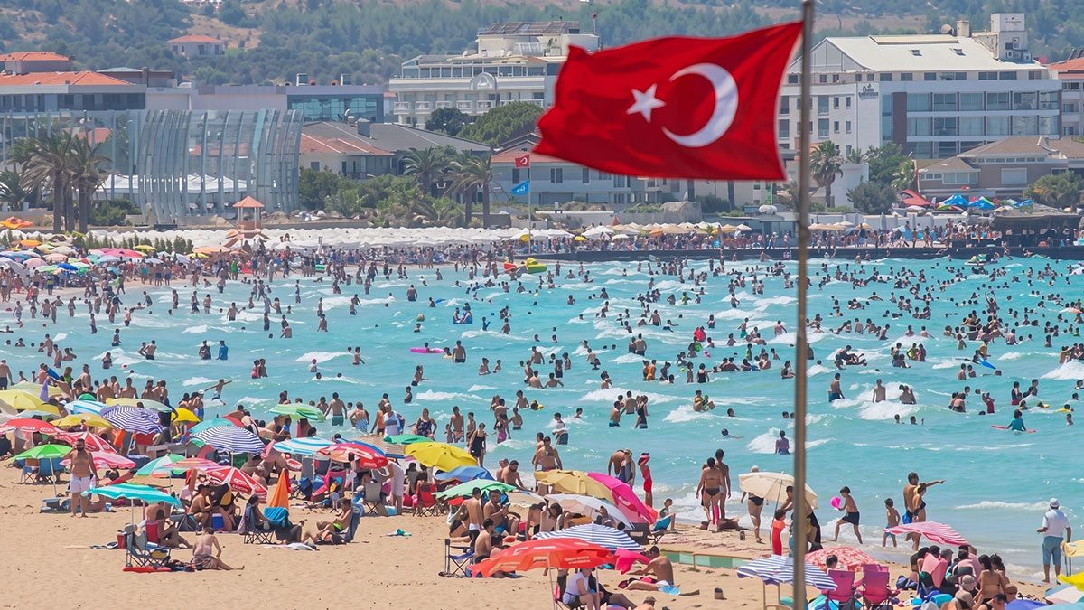 İtalya ve Yunanistan’ı geride bıraktı: Türkiye, turizmde fark attı