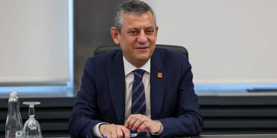 Özgür Özel’in ‘Yeni Parti’si resmen kuruluyor mu? TÜRKPATENT’teki sürpriz başvuru kulisleri hareketlendirdi