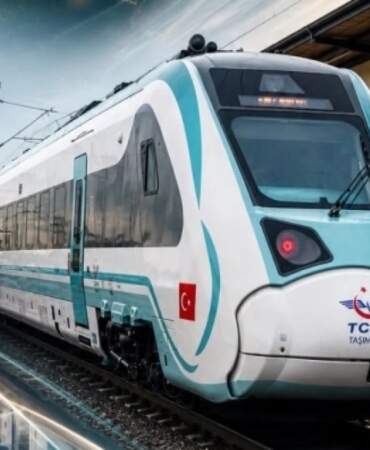 20 yıllık düzene yerli dokunuş: Milli elektrikli tren Halkalı-Uzunköprü hattında sefere çıkıyor