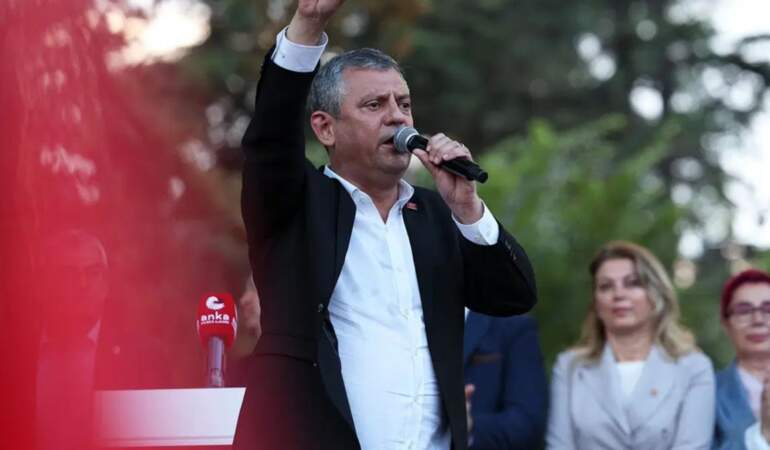 Özgür Özel’in beklediği iki karar da çıkmadı: Yeni parti geliyor