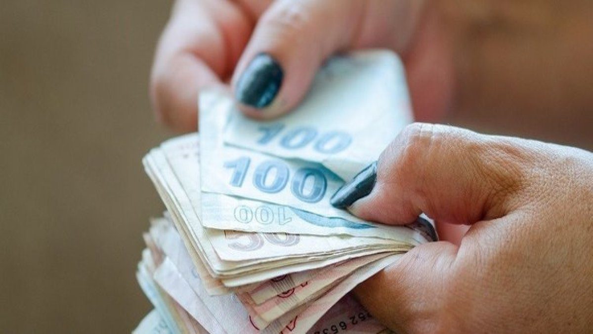 Okullar açılmadan müjdeli haber geldi: Binlerce öğrencinin cebini rahatlatacak eğitim desteği başladı