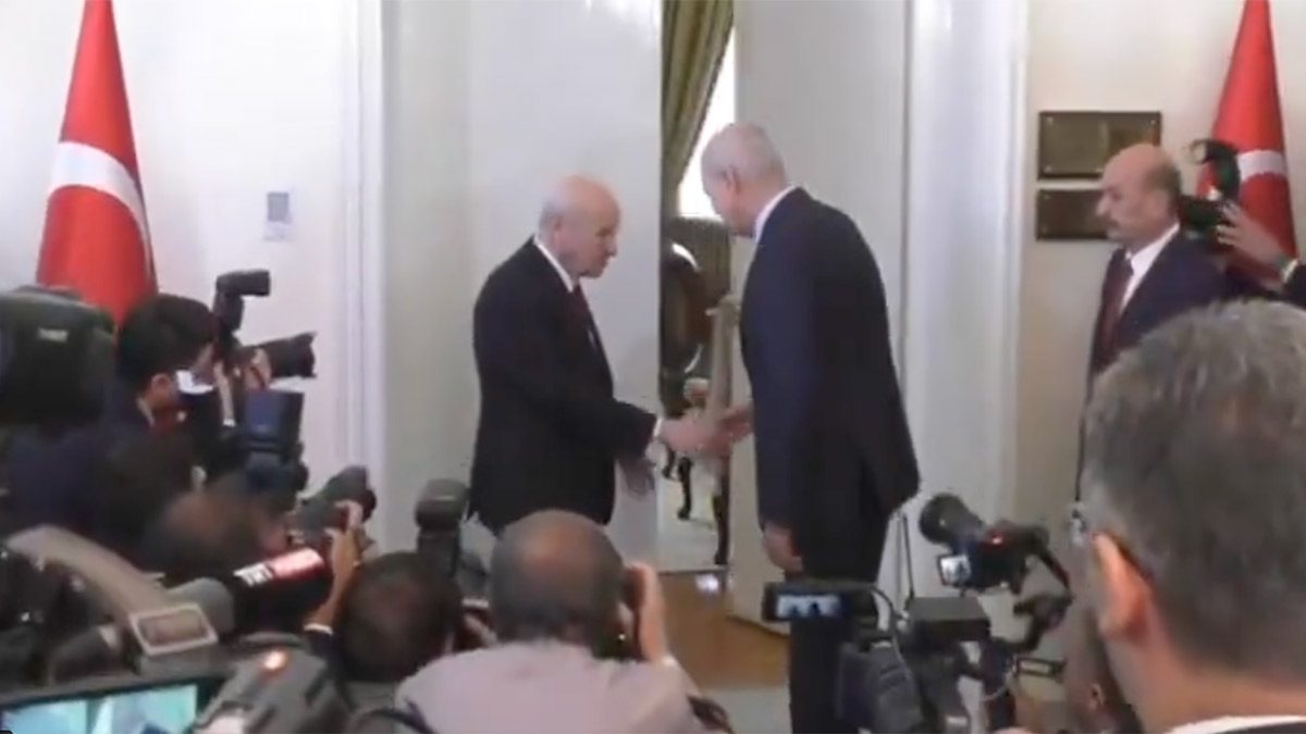 Kurtulmuş ve Bahçeli görüşmesi başladı