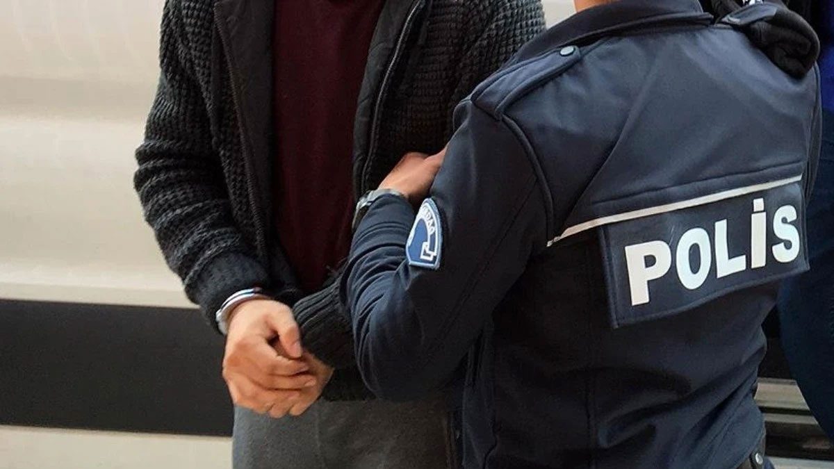 Köpeği satırla öldürmüştü! Tutuklanarak cezaevine gönderildi