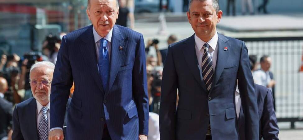Dünya basını Özgür Özel’in yeni parti hamlesini böyle gördü: Erdoğan’a karşı meydan okuma