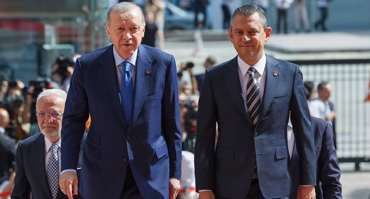 Dünya basını Özgür Özel’in yeni parti hamlesini böyle gördü: Erdoğan’a karşı meydan okuma