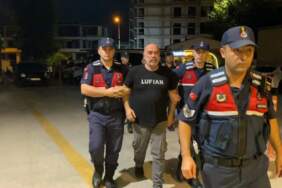 Yönetmen Ezel Akay gözaltında: Evinde kenevir ve kubar esrar bulundu
