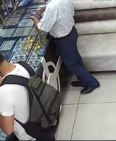 Kuyumcudan aldığı 2 milyon 300 bin liralık altınlarla kayboldu: Motosikleti terk edilmiş halde bulunan kurye aranıyor