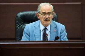 Yılmaz Büyükerşen, CHP’den istifa etti