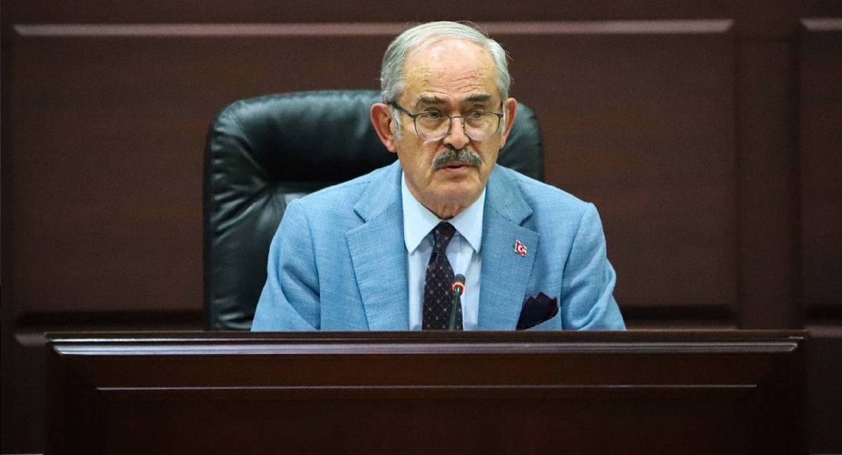 Yılmaz Büyükerşen, CHP’den istifa etti