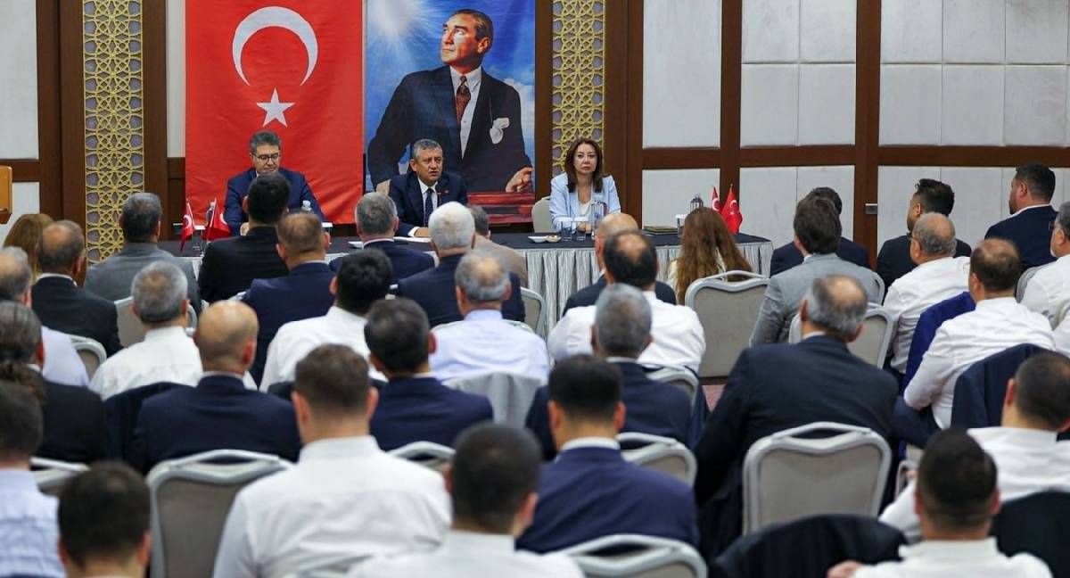 Yeni Parti’de imzalar atıldı: Önce Hacı Bayram-ı Veli Camii’nde cuma namazı sonra açılış