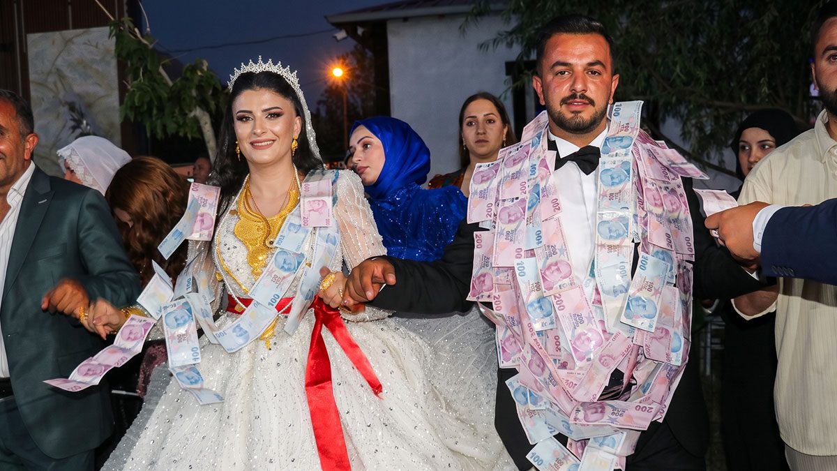 Yargıtay düğün takıları için yıllar sonra içtihat değiştirdi: Ziynet eşyalarının paylaşımında yeni dönem