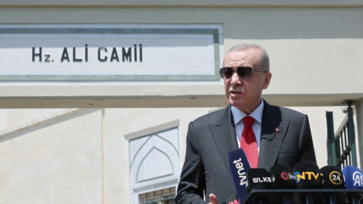Erdoğan cuma namazını Hz. Ali Camisi’nde kıldı