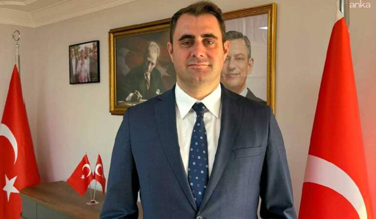 İzmir eski İl Başkanı Çağatay Güç CHP’den istifa etti