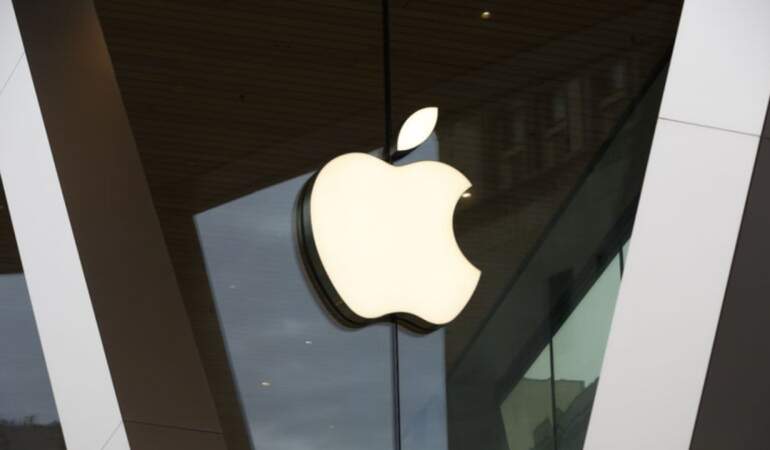 Apple yeniden dünyanın en değerli şirketi oldu