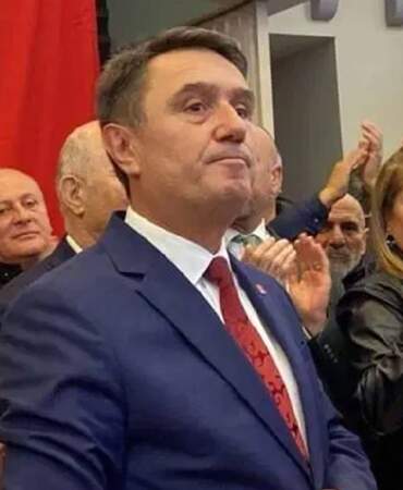 Zonguldak Belediye Başkanı Tahsin Erdem CHP’den istifa etti: 16 meclis üyesiyle Yeni Parti’ye geçiyor