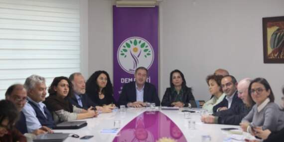 DEM Parti MYK, çerçeve yasa gündemi için toplanıyor