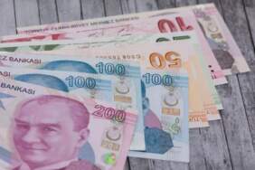 Çalışanlara ‘Telefon’ şoku: Mesai saatinde ekrana bakanın maaşından binlerce lira kesilecek