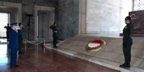 ABD Genelkurmay Başkanı’ndan Anıtkabir ziyareti! İşte Özel Defter’e yazdığı not