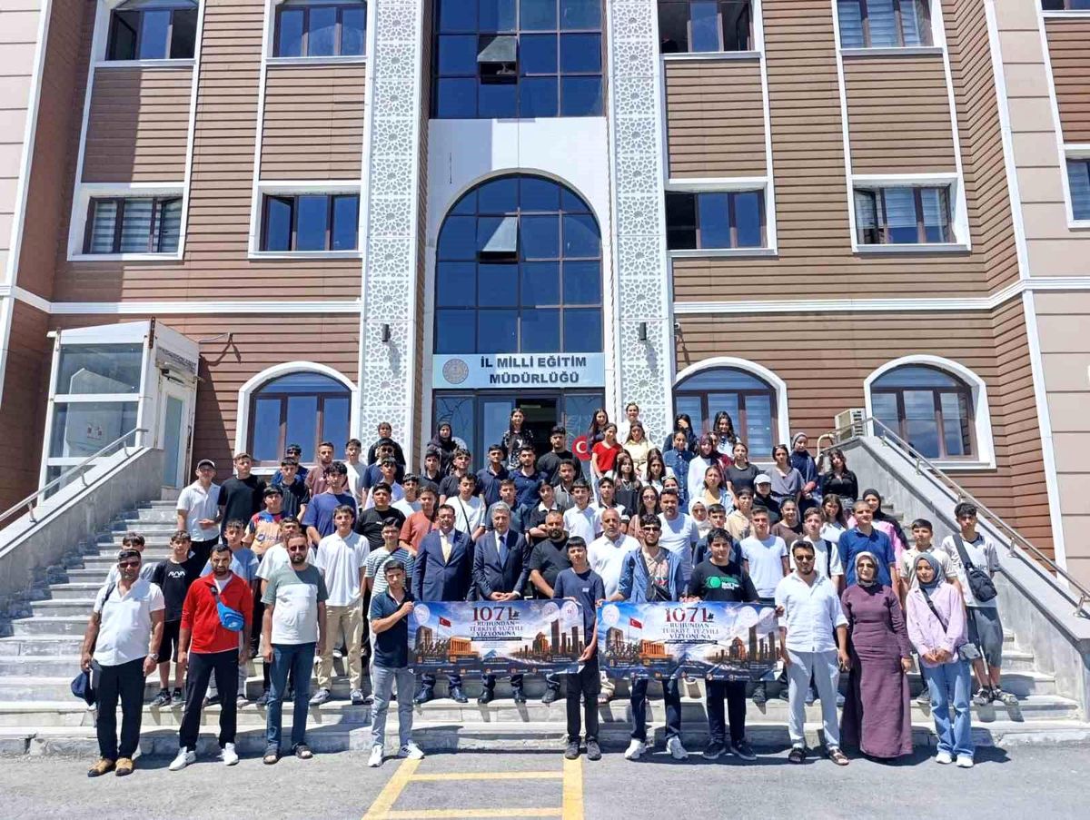 Ağrılı öğrenciler tarih gezisinde