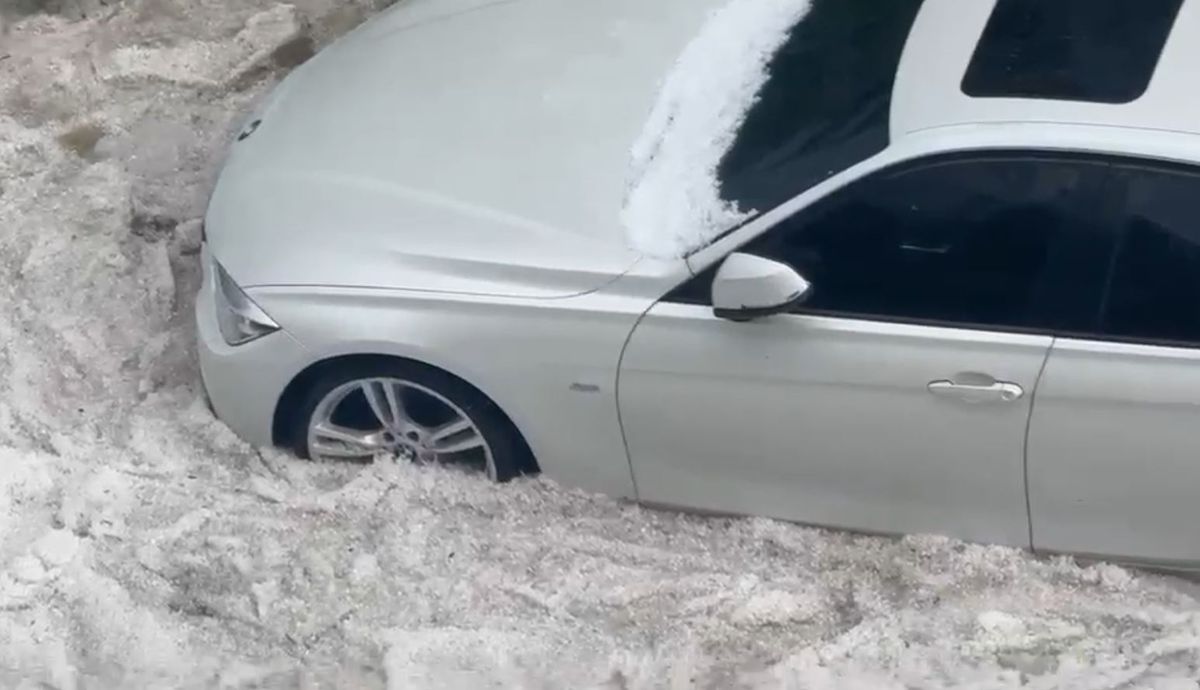Ankara’da dolu ve sağanak hayatı felç etti