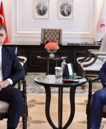 Ankara’da Kritik İzmir Zirvesi: Bakan Kurum, Cemil Tugay’ı Kabul Etti!