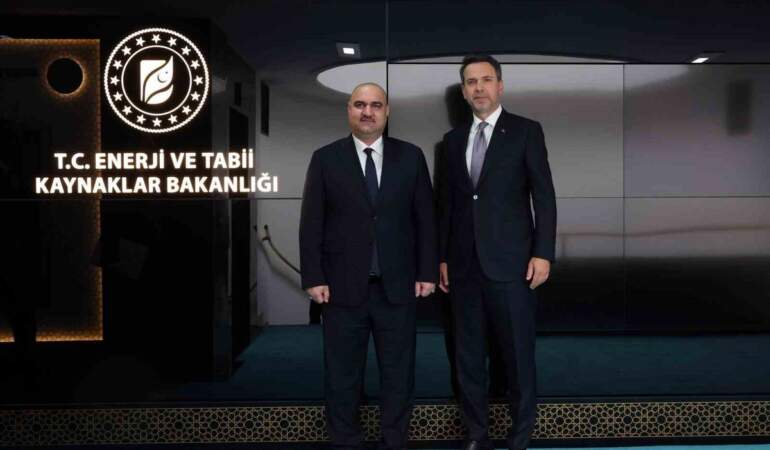 Bakan Bayraktar, Kerkük Valisi Ağa’yı ağırladı