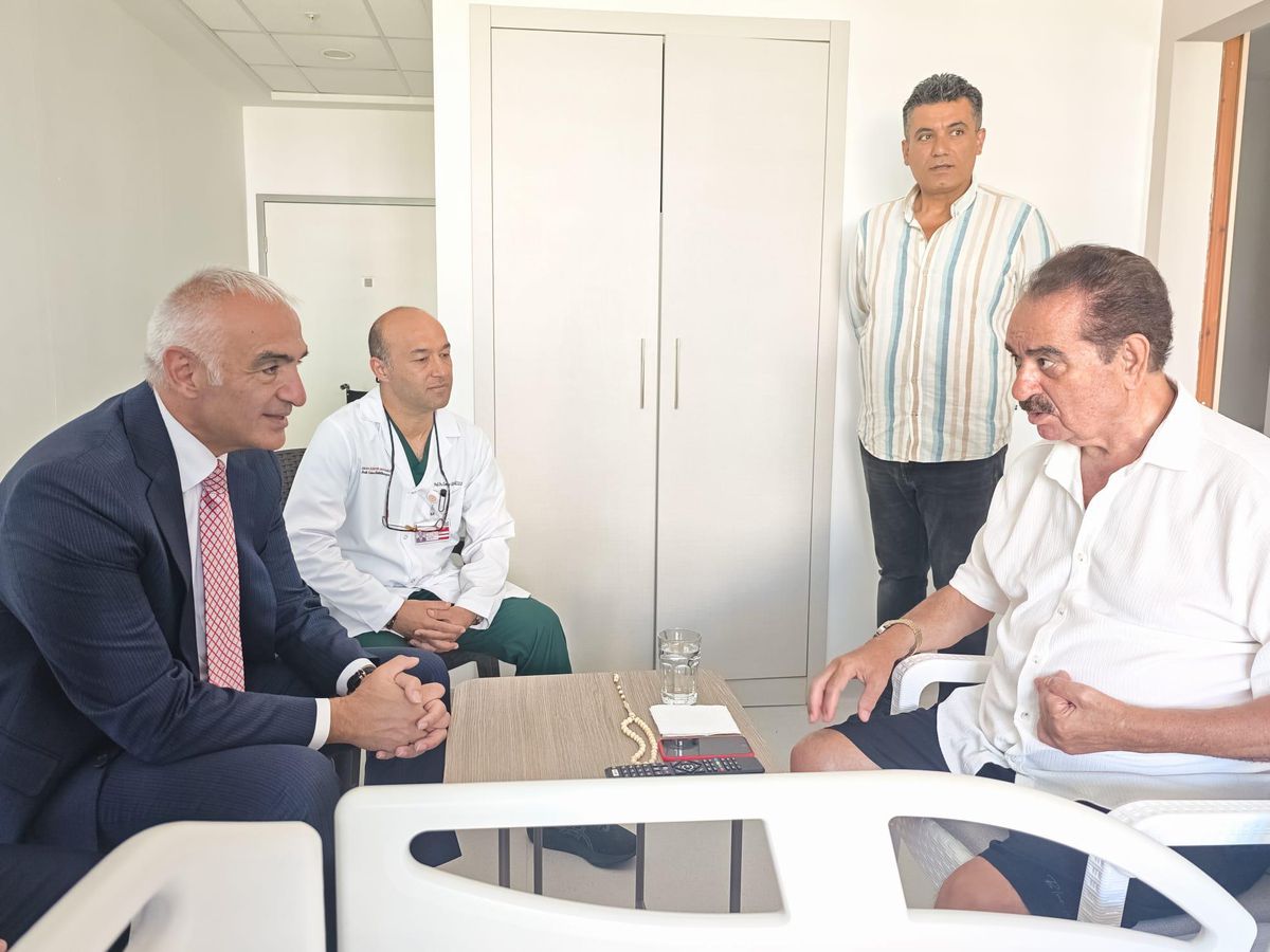 Bakan Ersoy’dan İbrahim Tatlıses’e geçmiş olsun ziyareti