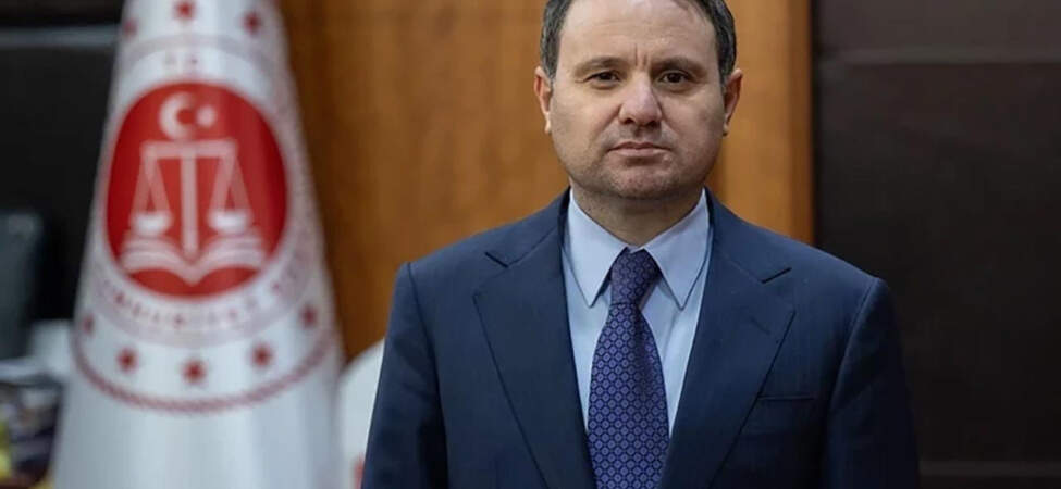 Bakan Gürlek Kazandığı Tazminatı Kızılay’a Bağışladı, Çağrıda Bulundu