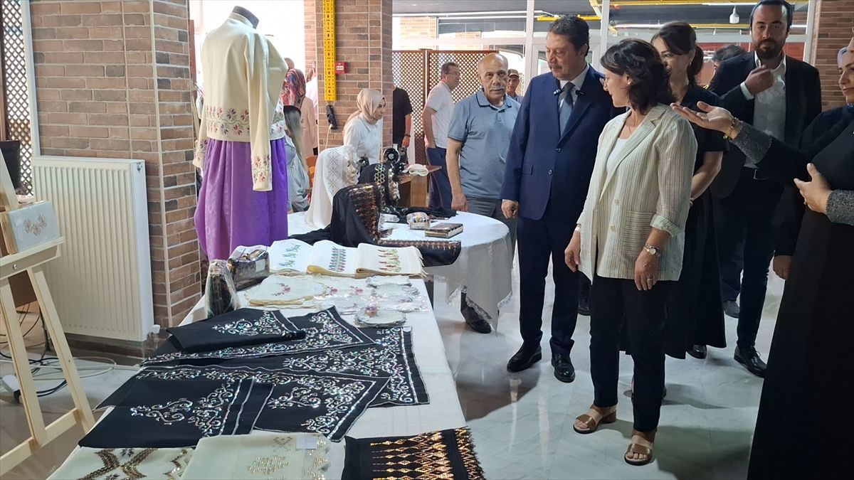 Beypazarı’nda yıl sonu sergisi açıldı
