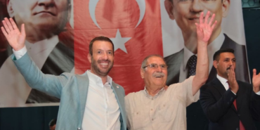Ceyhan’da CHP’den Toplu İstifa: Belediye Başkanı Dahil Çok Sayıda Kişi YENİ Parti’ye Katıldı