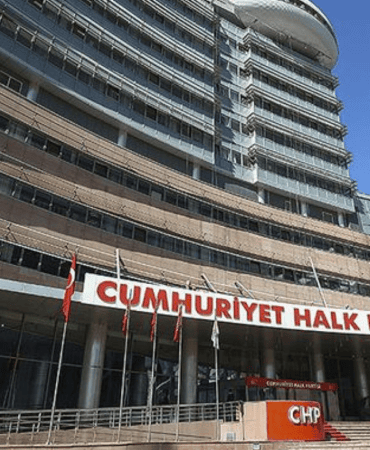 CHP’de YENİ Parti Atağı! İstanbul’da 33, Ankara’da 12 İlçe Başkanı Görevden Alındı