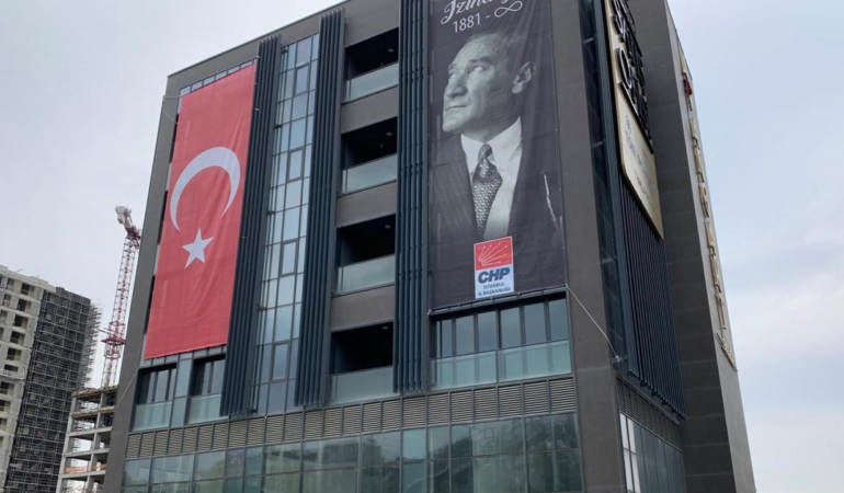 CHP’de Yeni Parti Depremi: İstanbul’da 7 İlçe Başkanı Görevden Alındı