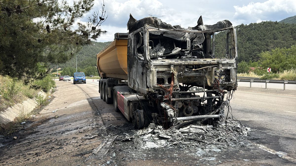 Karabük’te Hafriyat Kamyonu Yangını