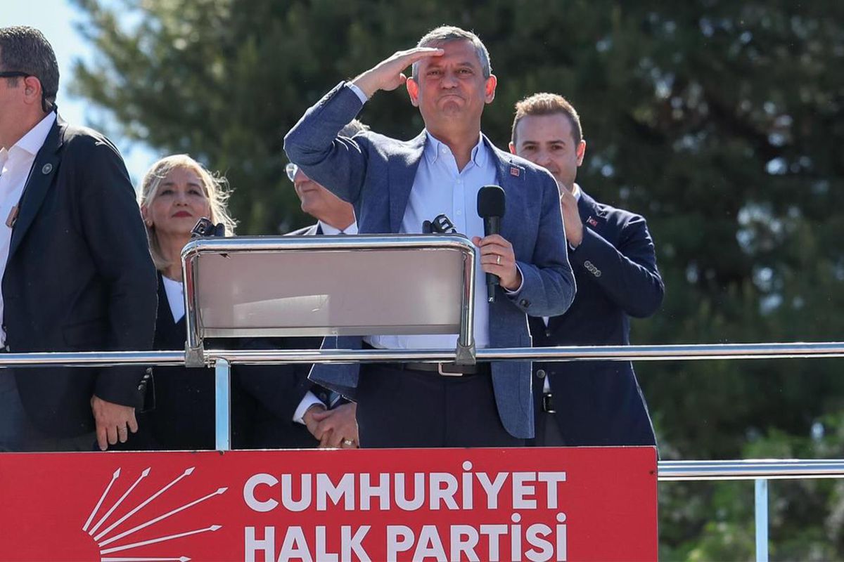 İl Başkanlarının görevden alınmasının ardından Özgür Özel partilileri nöbete çağırdı