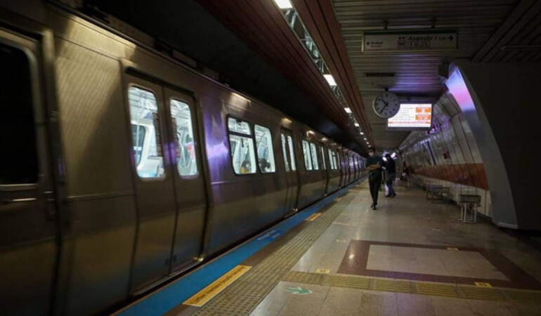 İstanbul’da Metro Seferlerinde Aksama