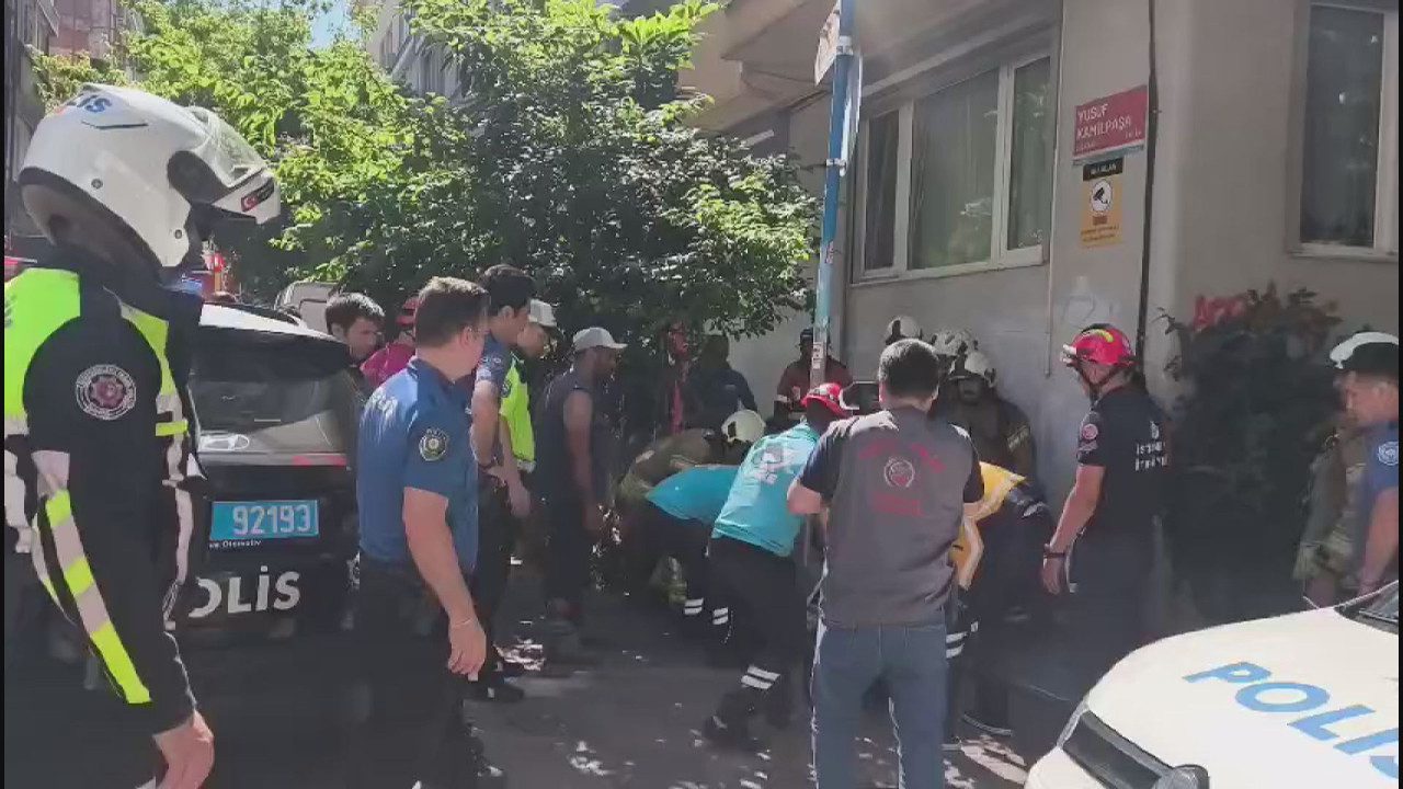 Kadıköy’de Kentsel Dönüşüme Giren Binada Göçük: İki İşçi Yaralandı