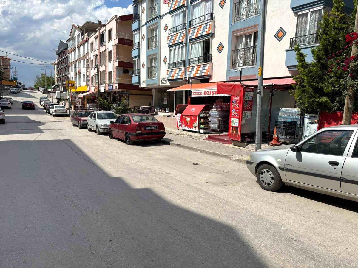 Kamyoneti Durdurarak Facianın Önüne Geçti