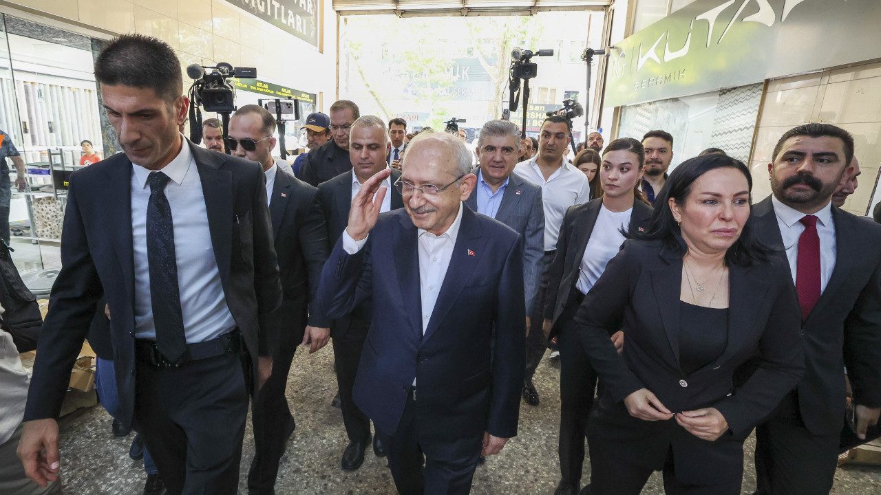 Özel ve 90 Vekilin İstifası Sonrası CHP’de Hareketli Saatler: Kılıçdaroğlu MYK’sını Olağanüstü Topladı