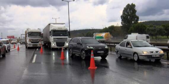 Pendik’te TIR Kazası: Trafik Yoğunluğu Oluştu