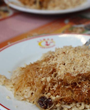 Rize’den Ezber Bozan Lezzet: ‘Böyle Yemek mi Olur’ Diyen Bir Daha Bırakamıyor! Pilav Üstü Kadayıf Akını